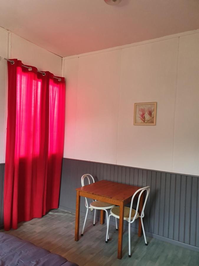 Camping Des 2 Rives- Chambres Etang-sur-Arroux Esterno foto