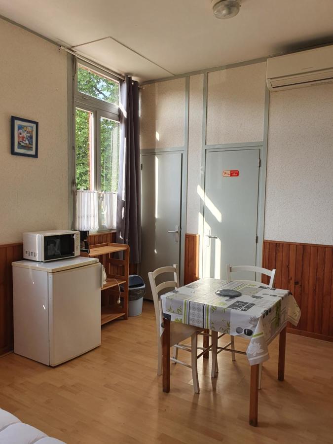 Camping Des 2 Rives- Chambres Etang-sur-Arroux Esterno foto